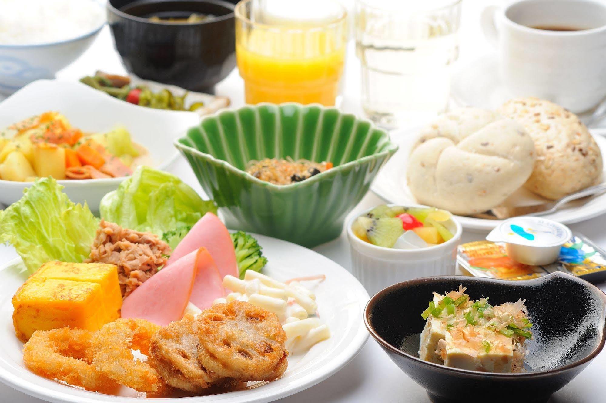 Hotel Route-Inn Omagari Ekimae Daisen  Екстер'єр фото